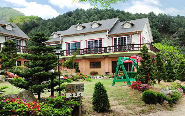 Pocheon Shine Hill Pension
