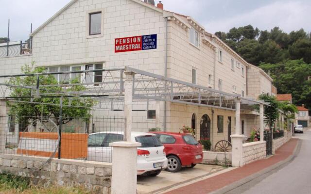 Pension Maestral