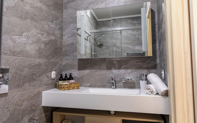 Korkem 3 near botanical garden