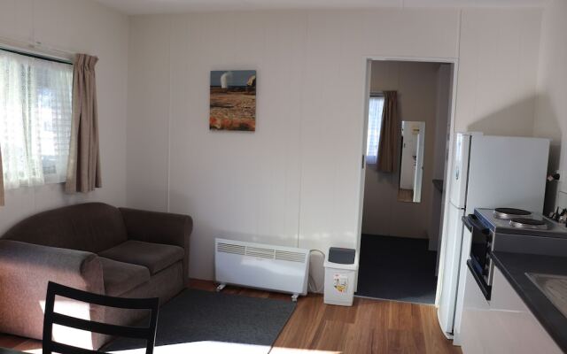 Snug Beach Cabin And Caravan Park