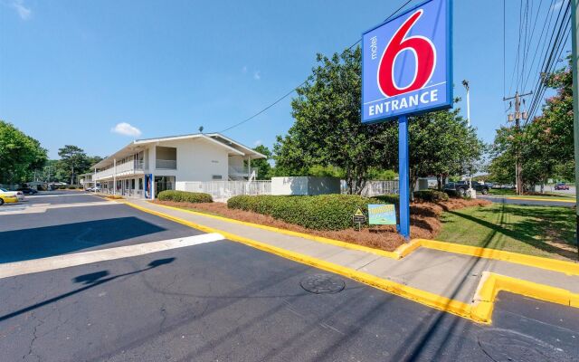 Motel 6 Columbus, GA