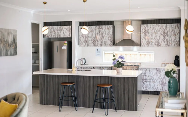 Luxury Waterfront Grand Villa in Melbourne