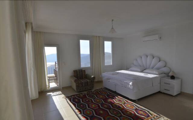 Kalkan 5 Bedrooms Villa Private Pool