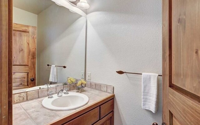 Amber Sky - Ski-In/Ski-Out by RedAwning