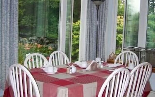 Beside The Trail Bed & Breakfast