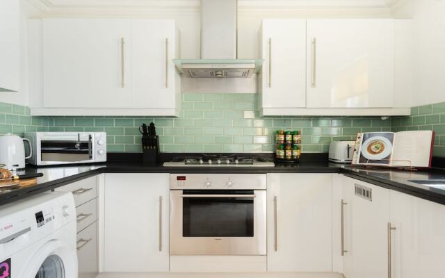 The South Kensington Place - Modern & Bright 4bdr Townhouse