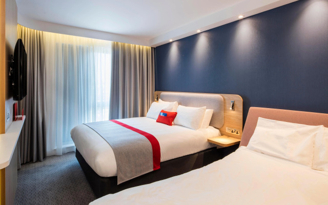 Holiday Inn Express Belfast City by IHG