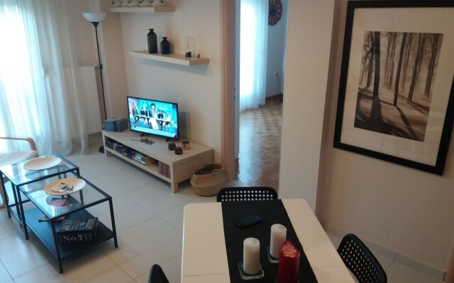 Trendy Urban Home in Athens - 5' to Metro Station