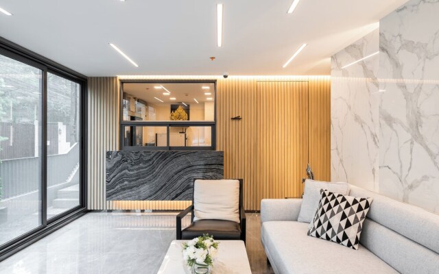 Destiny63 Ekamai Apartment