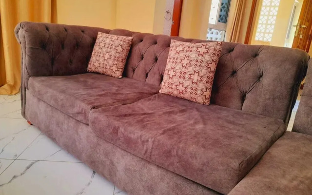 Home and Happy 1BR apartment.Walk to CityMall