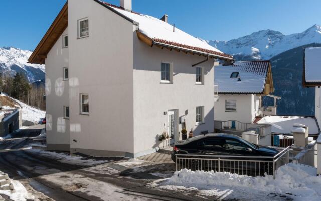 Charming Apartment in Fiss