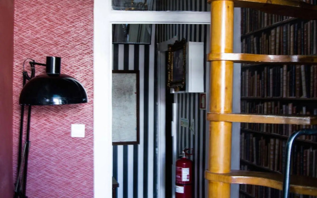 Alfama Patio Hostel