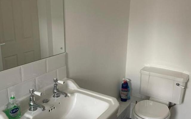 Lovely 2 Bedroom Flat Wifi Close to the beach