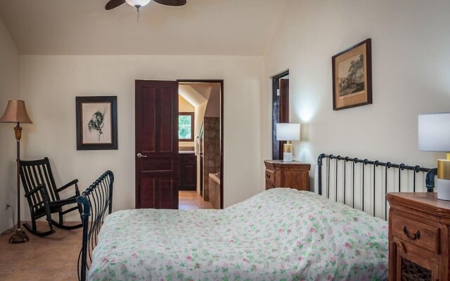 Casa Tigre - Large 7 bedroom Oceanfront Retreat Home
