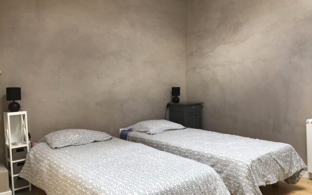 Mas de Guilhaumon côté hameau