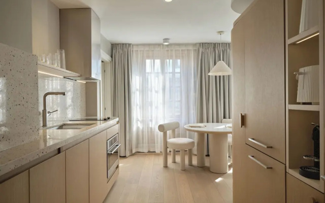Corner Apartments