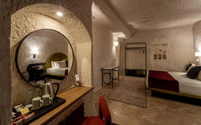 Artemis Cave Suites - Adults Only