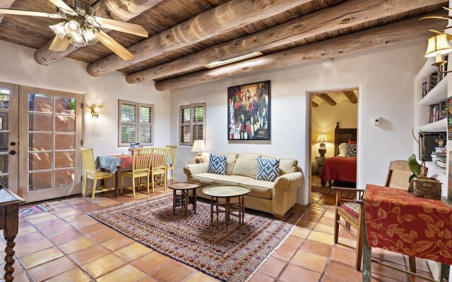 Casa Siempre Mayo - Railyard Gem, Walk to Plaza