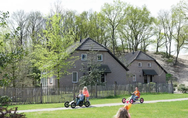 Holiday Home With a Terrace at Bedafse Bergen