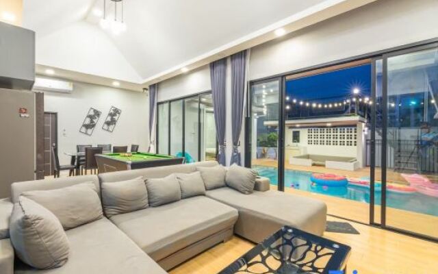 Wonder Hills Pool Villa