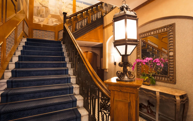 Casablanca Hotel by Library Hotel Collection