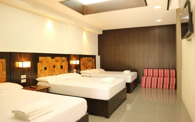 West Gate Hotel