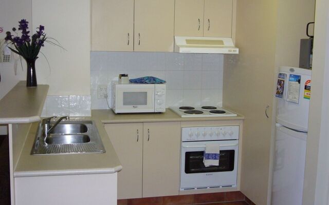 Chevron Palms Holiday Apartments by Gold Coast Premium