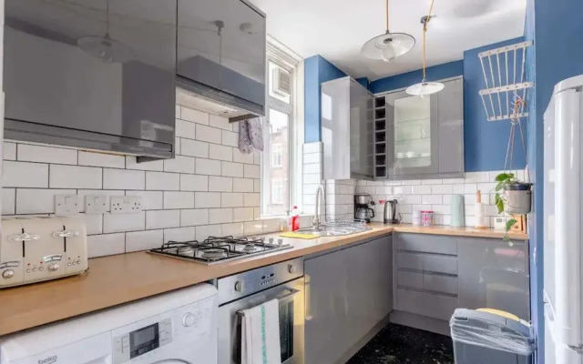 Bright & Spacious 2BD Flat - Hackney