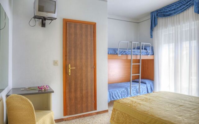 Hotel Fides