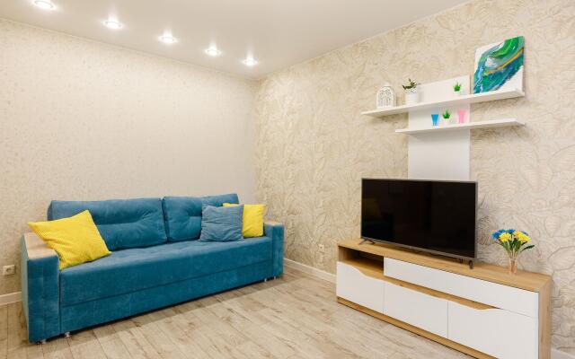 Аврора на улице Весенняя 19а