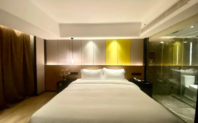 Paco Hotel (Guangzhouta Datang Metro Station)