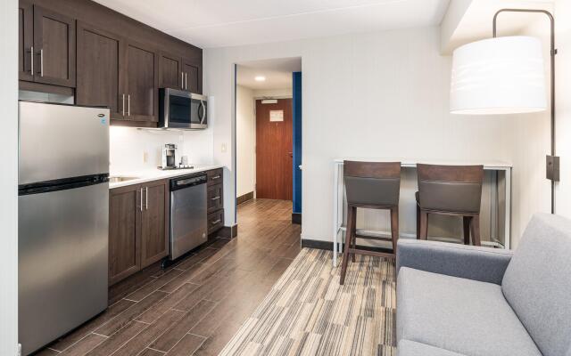 Holiday Inn Express & Suites Milton by IHG