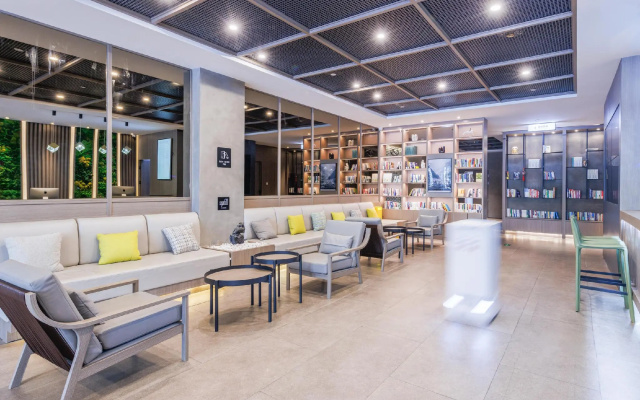 Atour X Hotel, Majiabao Metro Station, Beijing South Railway Station