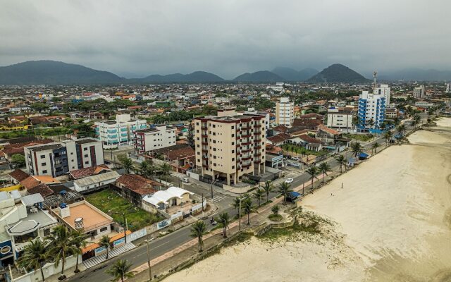 Apto em Mongaguá Prédio frente mar