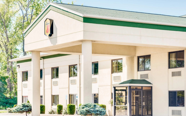 Super 8 by Wyndham Port Clinton