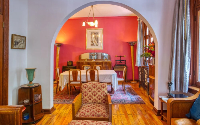 Deco Housing Luxury Rentals in Roma Norte