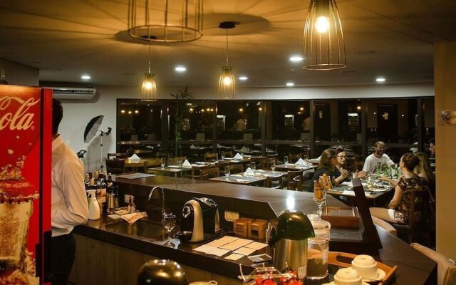 Ives Hotel