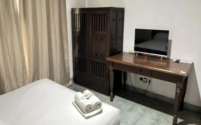 R Residence Jakarta