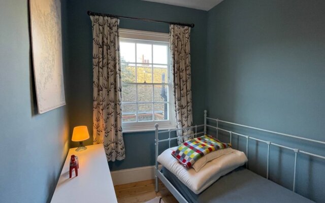 Beautiful 4 Bedroom Family Home in Clerkenwell