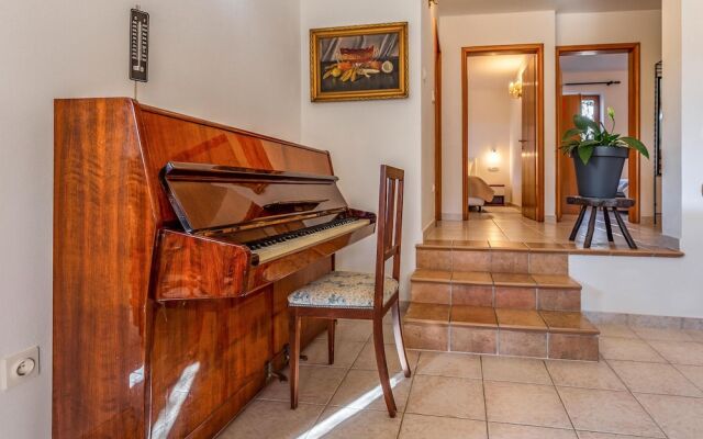 Amazing Home in Pomer With Wifi and 3 Bedrooms