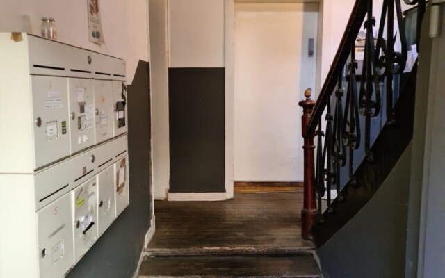 T13 Small Room
