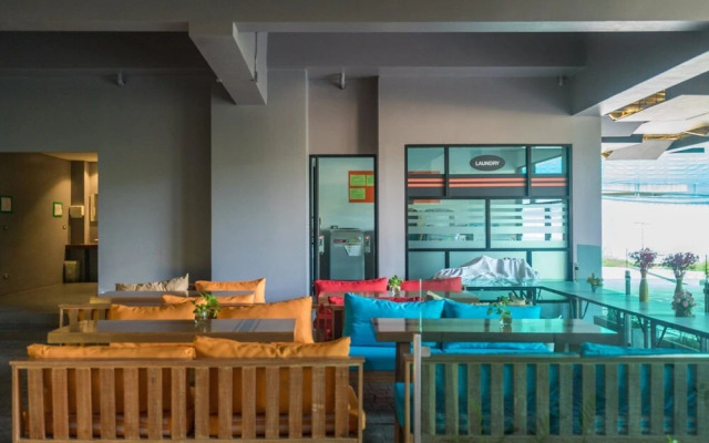 Et420 - Pool View Patong Studio With Pool and Shuttle to Beach