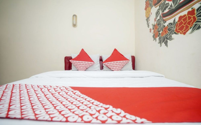 OYO 448 Hotel Central