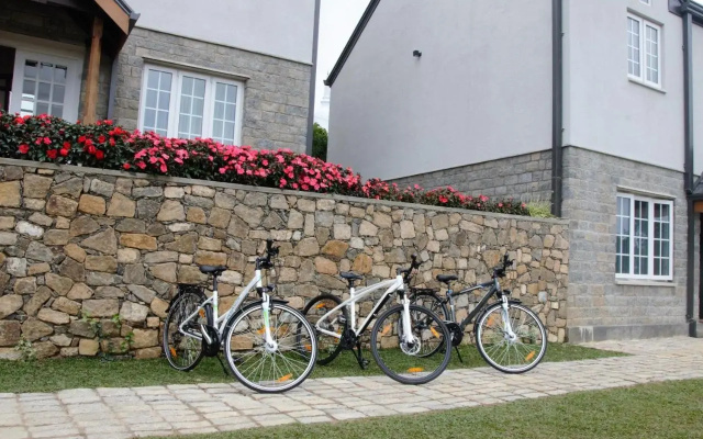 Lakeside Cottages