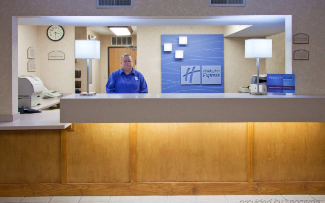 Country Inn & Suites by Radisson Auburn IN