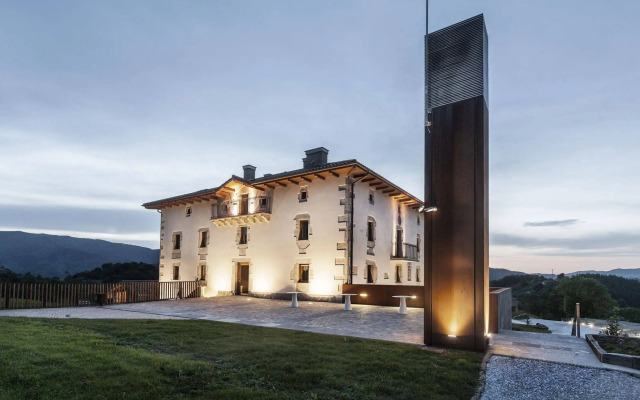 Palacio de Yrisarri by IrriSarri Land