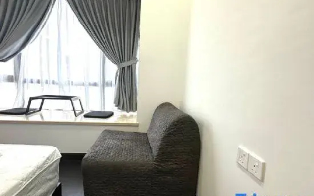 R&F Seaview Suite 2B2B Walking to CIQ