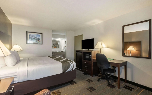 Quality Inn Cleveland North