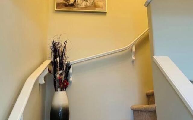 Charming 3BR Detached House in Stonebridge