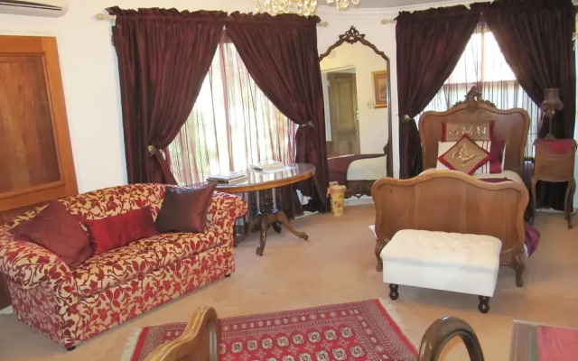 Kleineweide Guest House